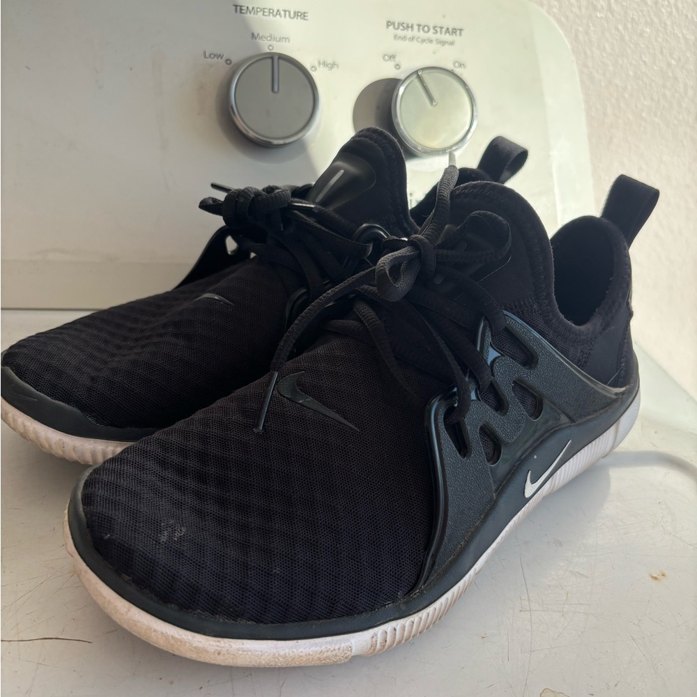 Nike Black and Gray Women's Sneakers